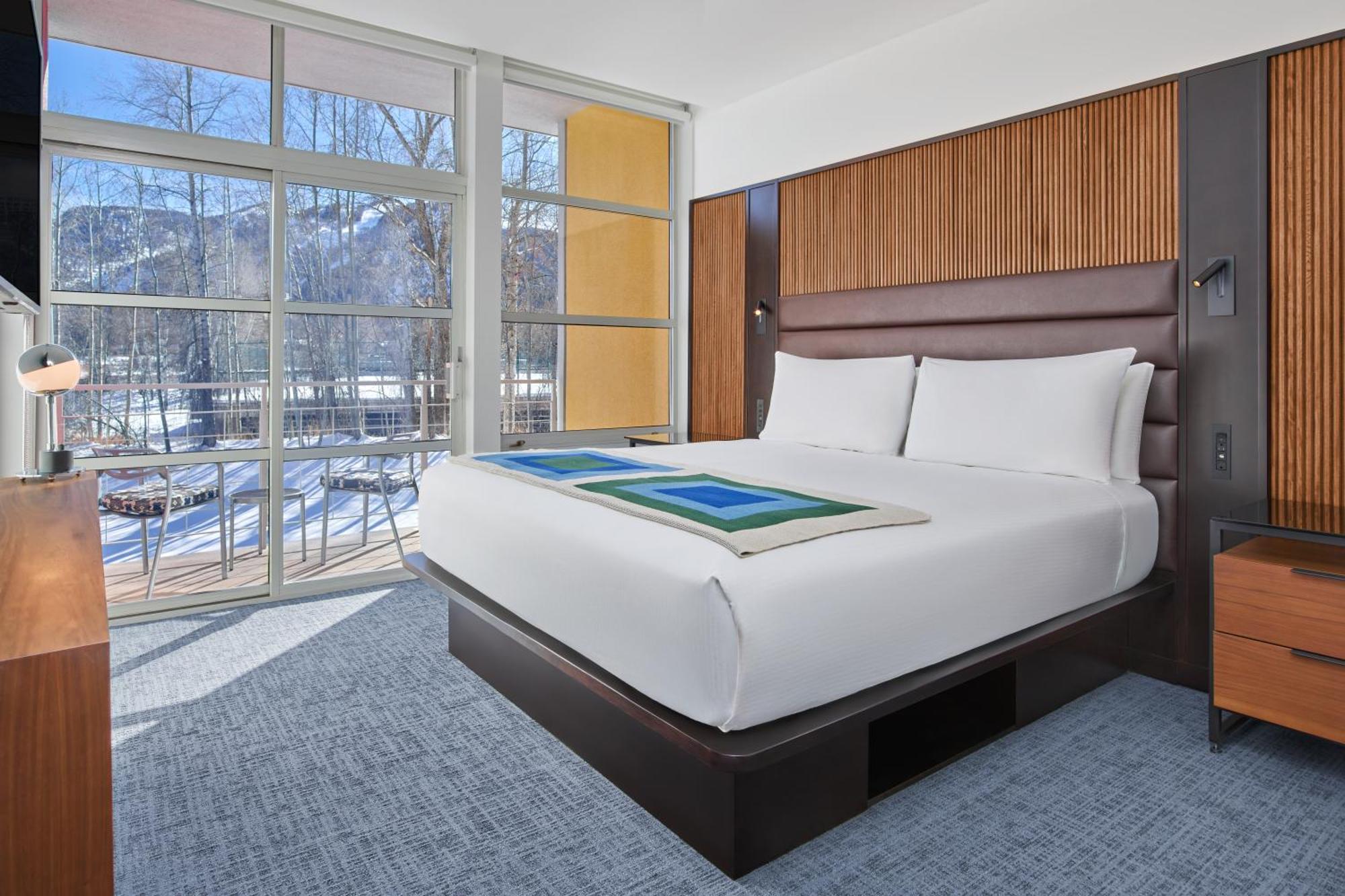 Aspen Junior King Suite